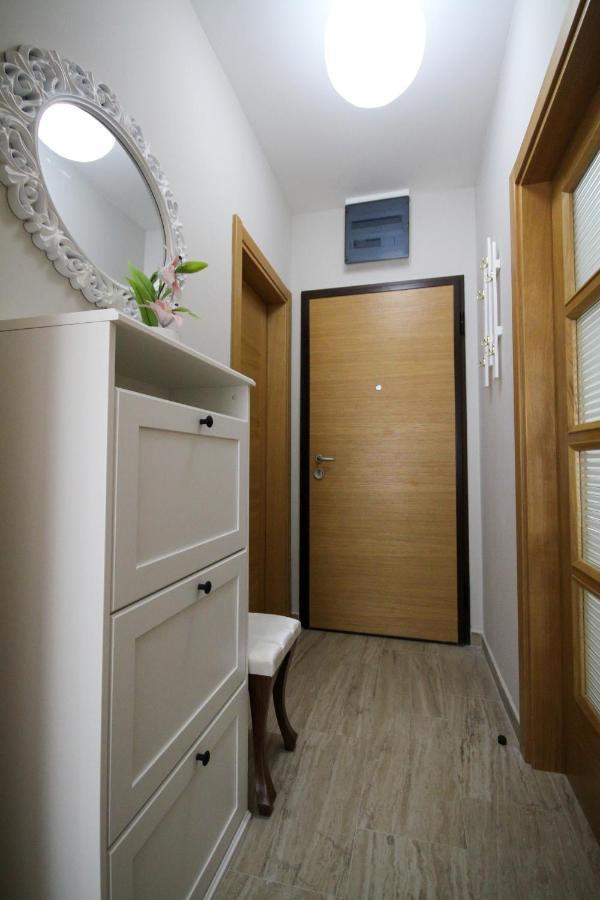 Laki Tivat Exterior foto