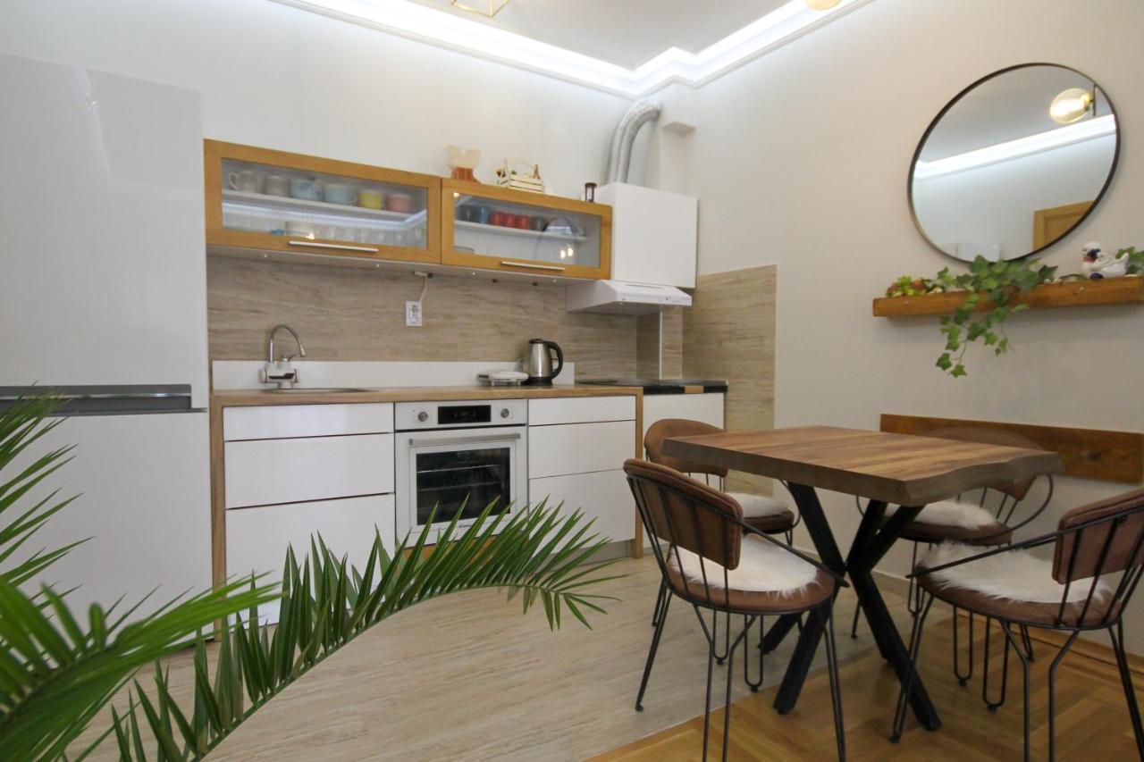 Laki Tivat Exterior foto